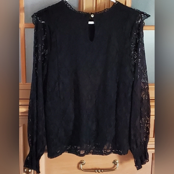 Elegant Black Lace Women's Top - Picture 2 of 3